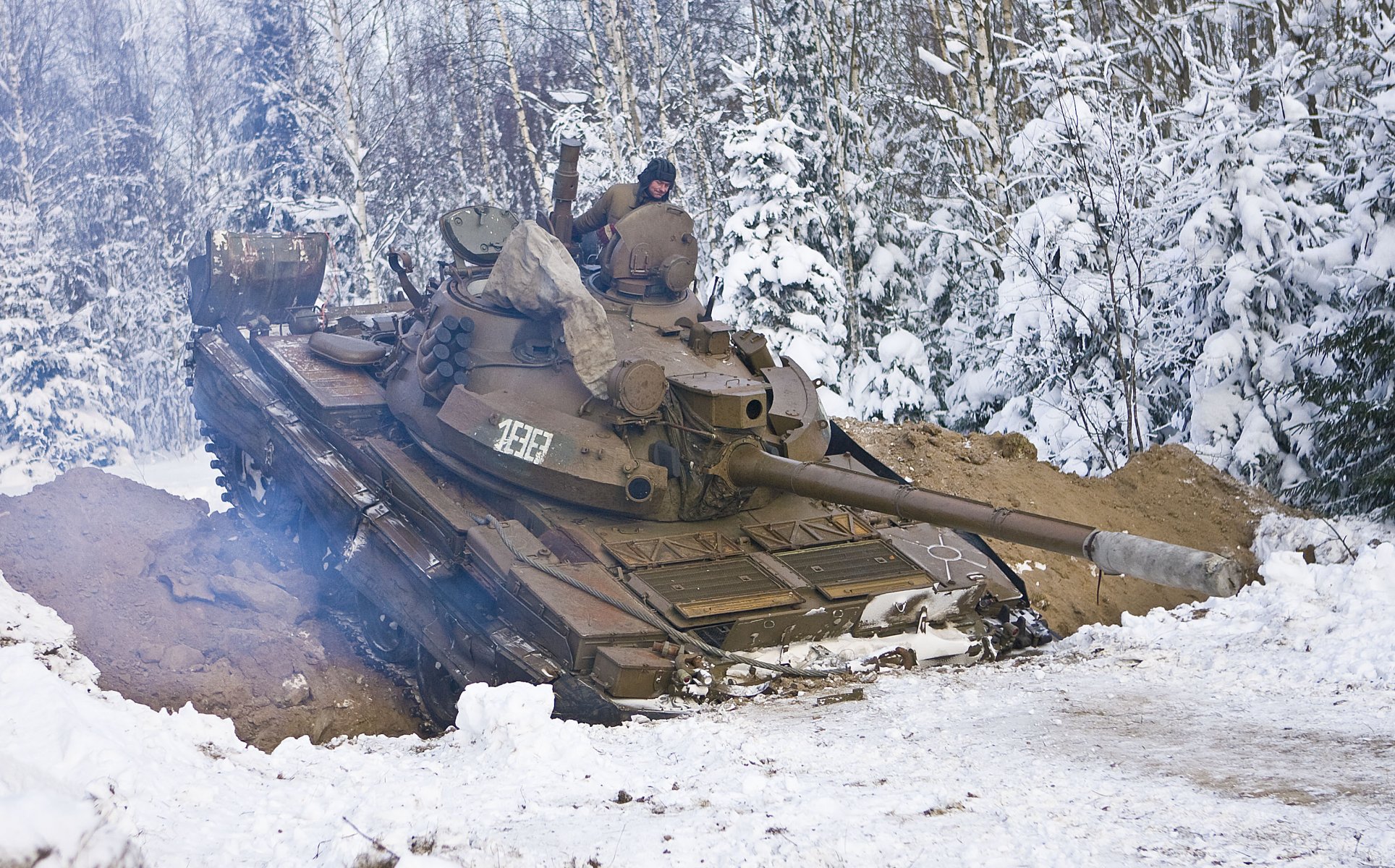 t-62 serbatoio neve inverno urss