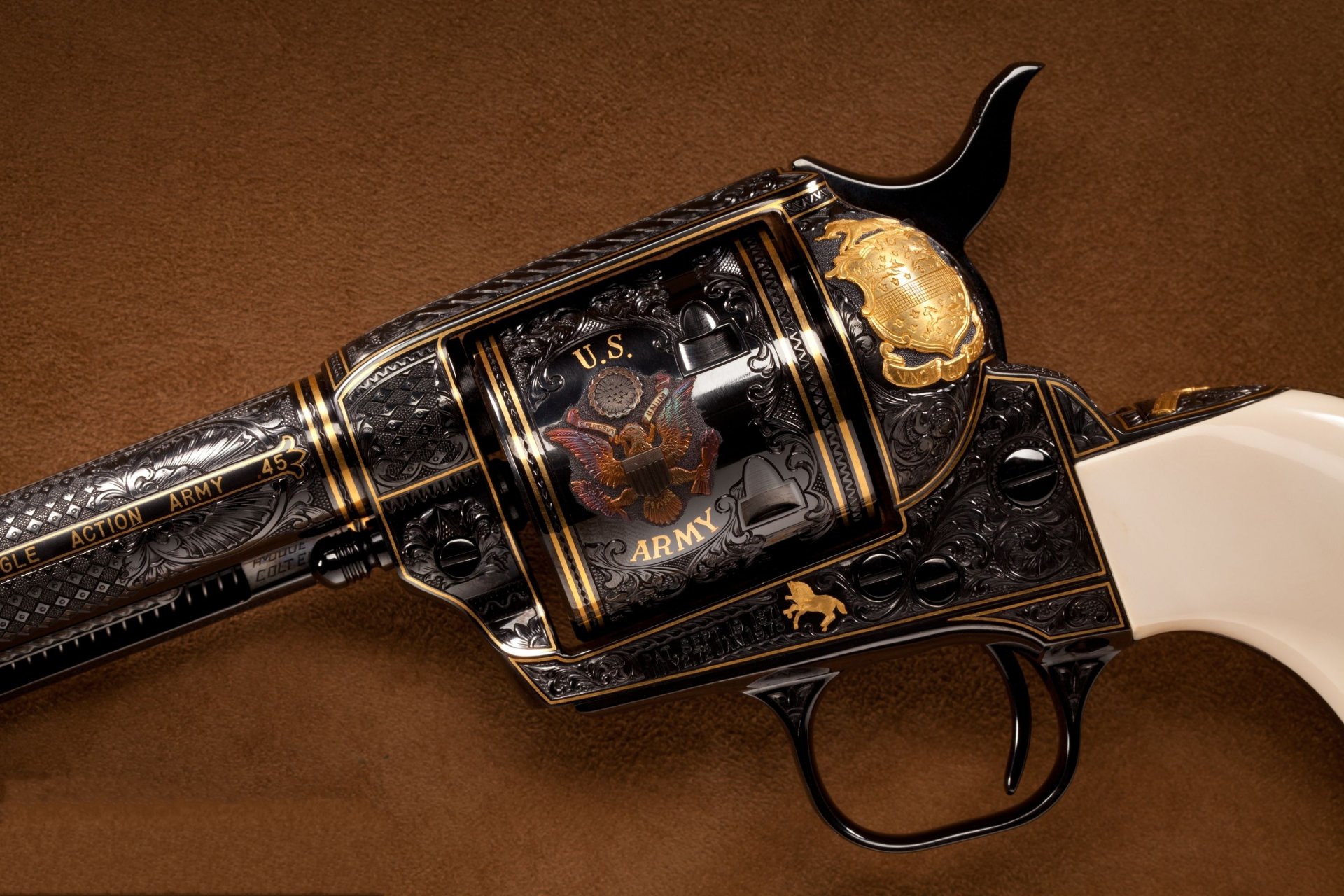 colt revolver tambour décoration