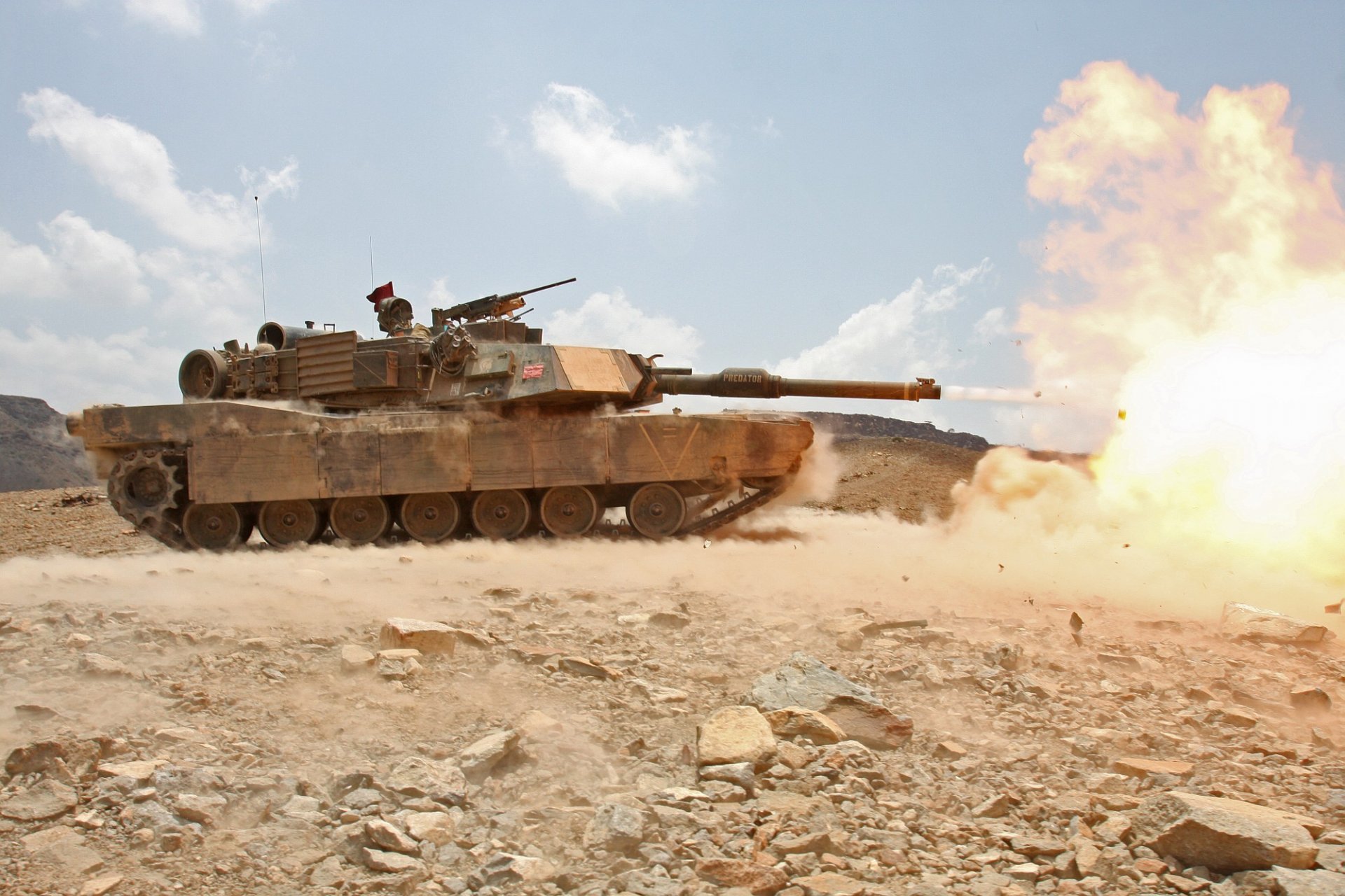 abrams usa carro armato equipaggiamento militare colpo fiamma