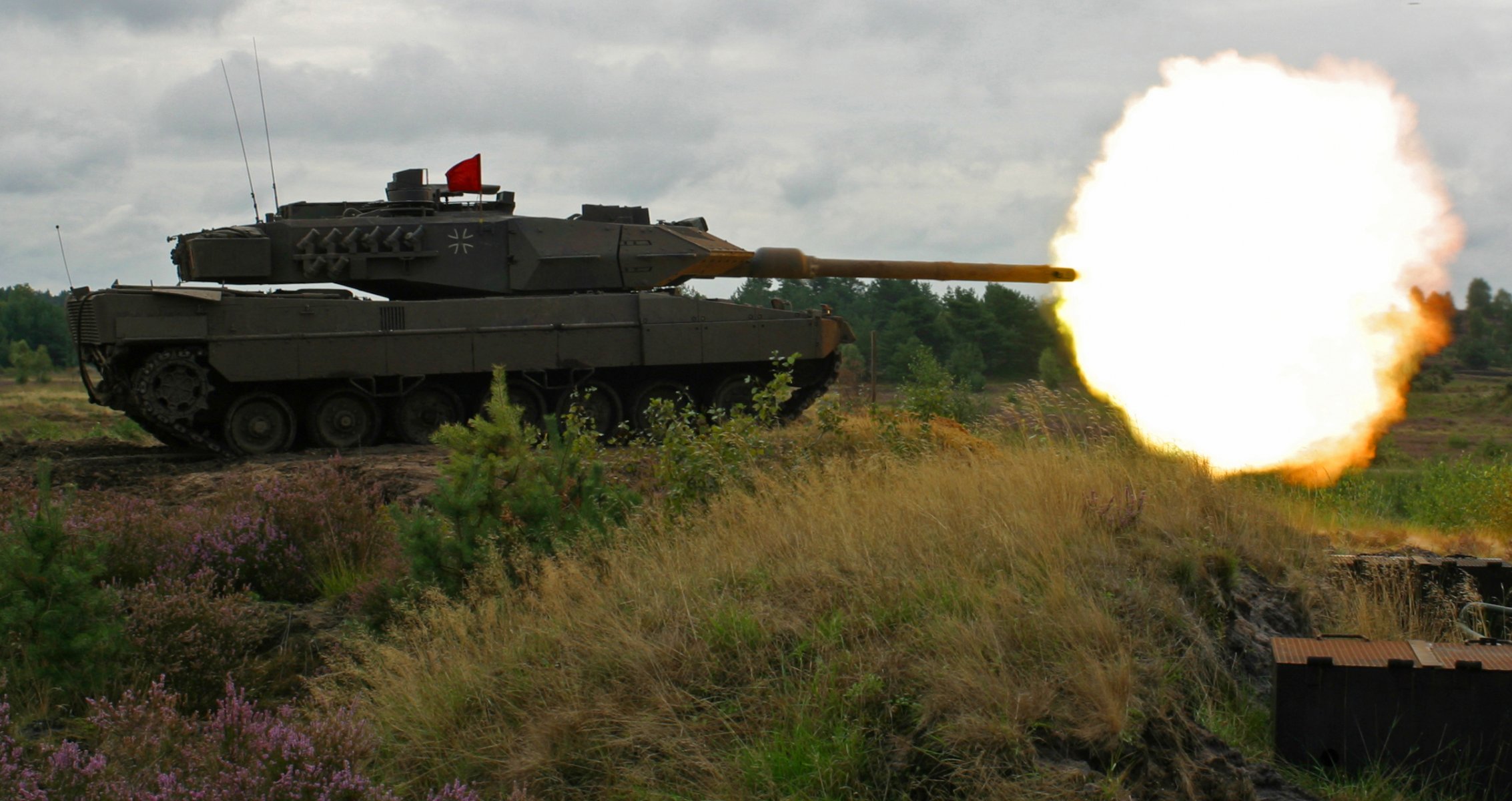 leopard 2a6 schuss feuer tank