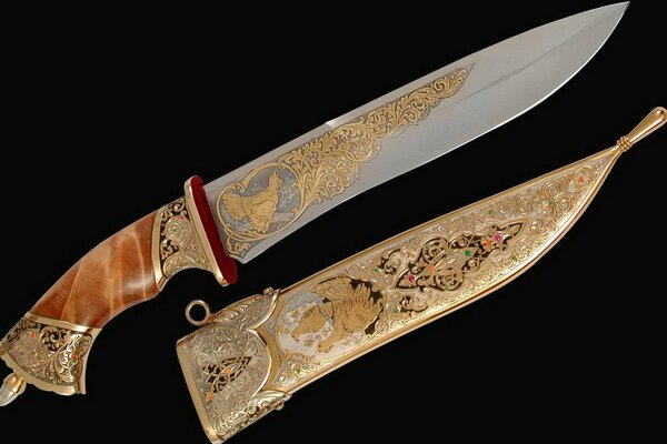 Steel dagger with gold pattern