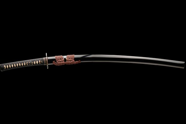 Samurai-Katana Kenjutsu auf schwarzem Hintergrund