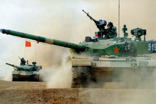 Chinesischer Kampfpanzer im Staub Typ 99