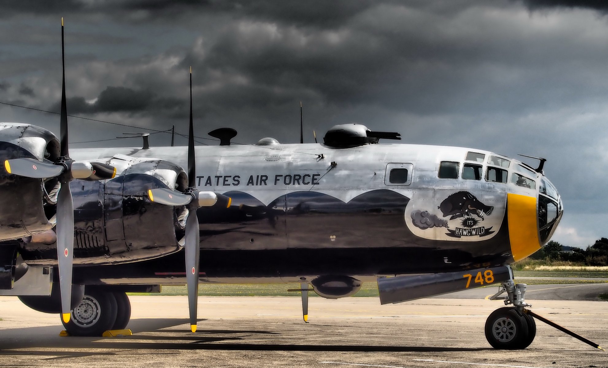 b-29 avion armes