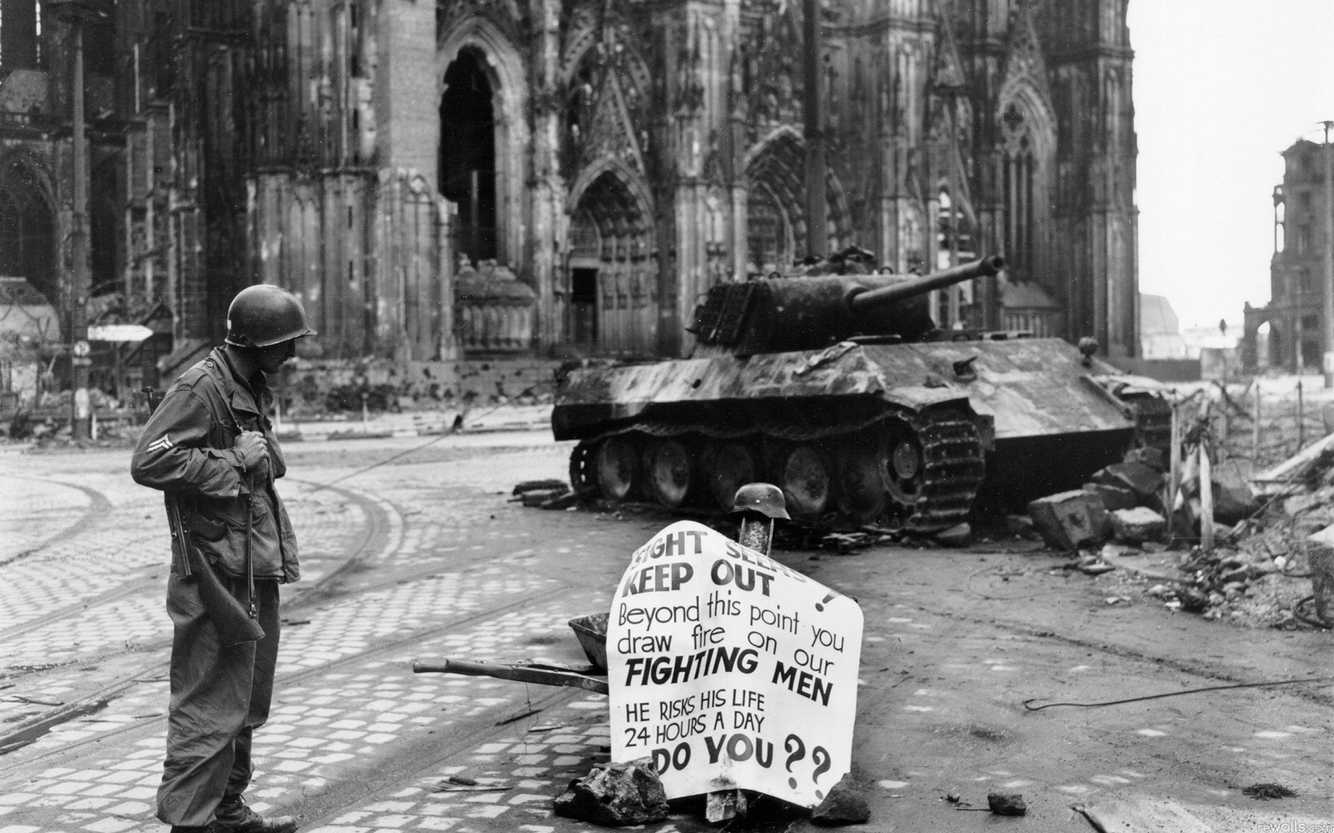 guerra soldado tanque cartel inscripción ruinas