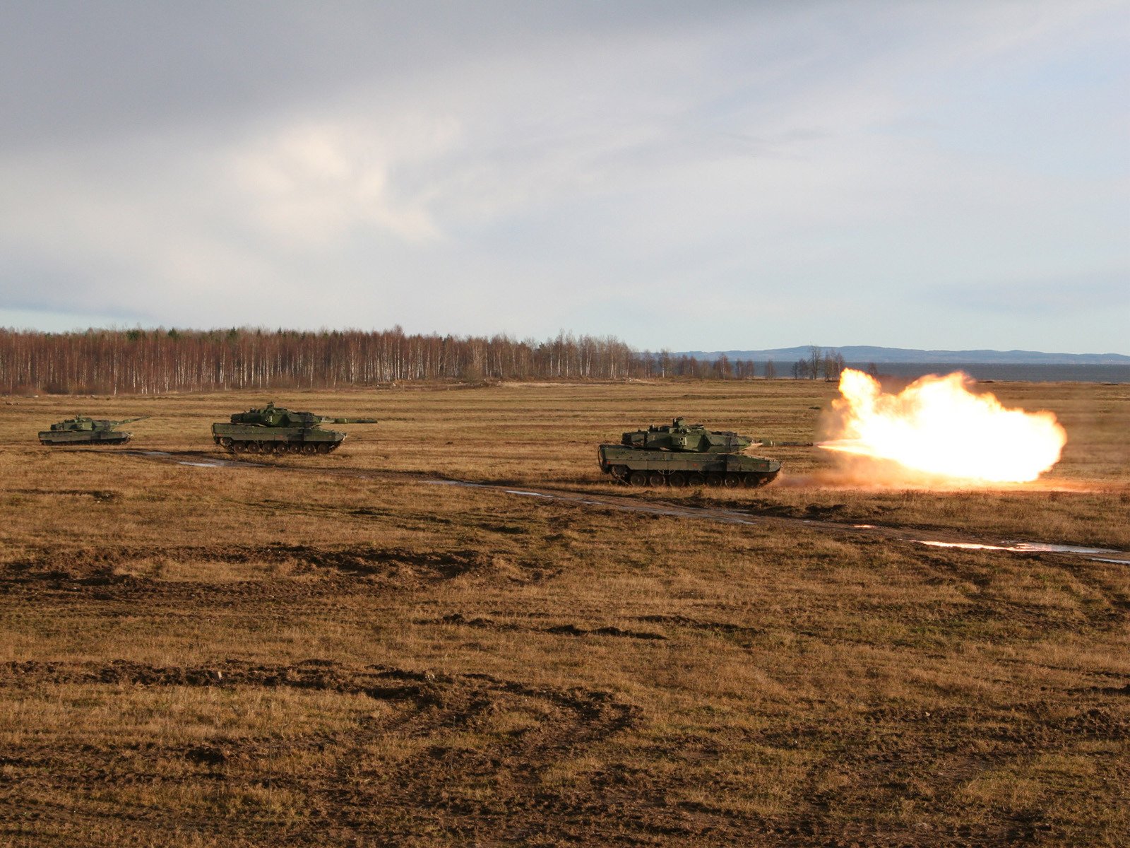 tanks shot trio the field forest