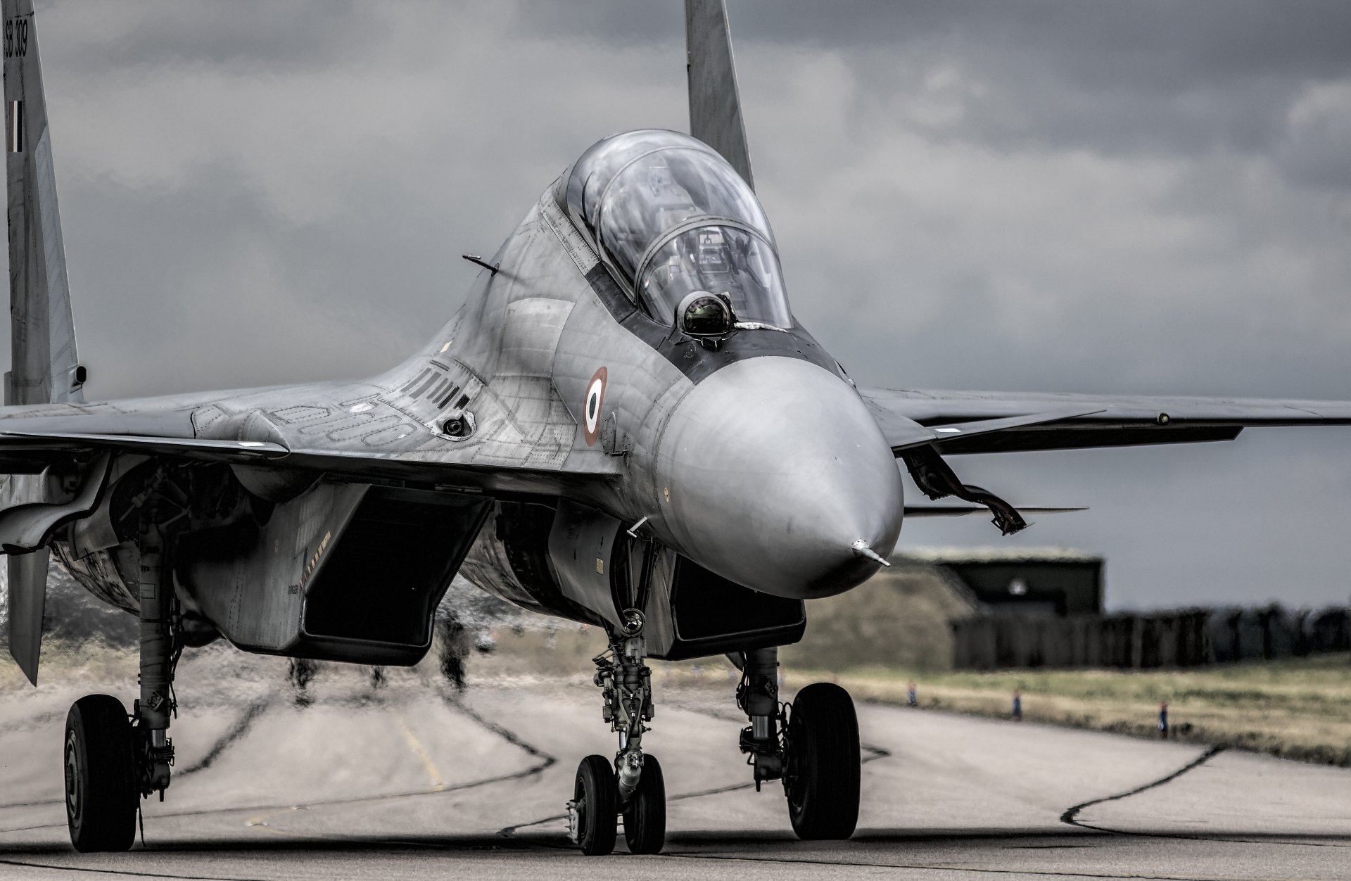 su-30 mci chasseur polyvalent aérodrome