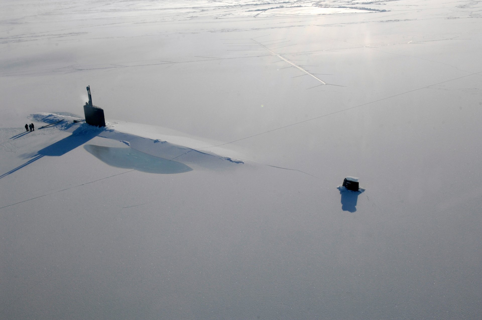 submarino hielo océano