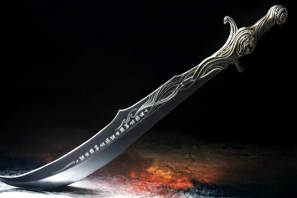 Персидский меч с узором на рукоятке