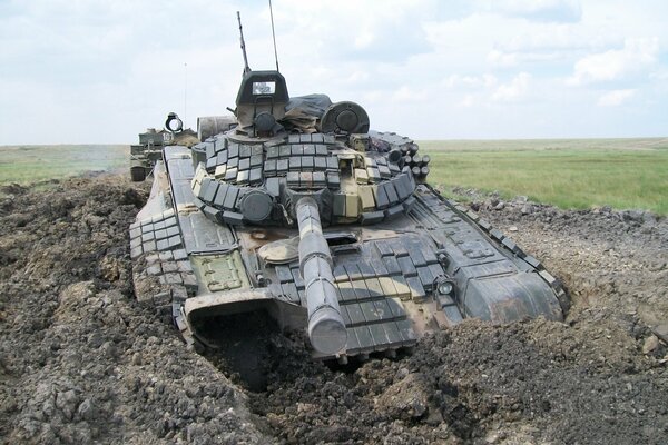 Tanks are not afraid of dirt. t-72