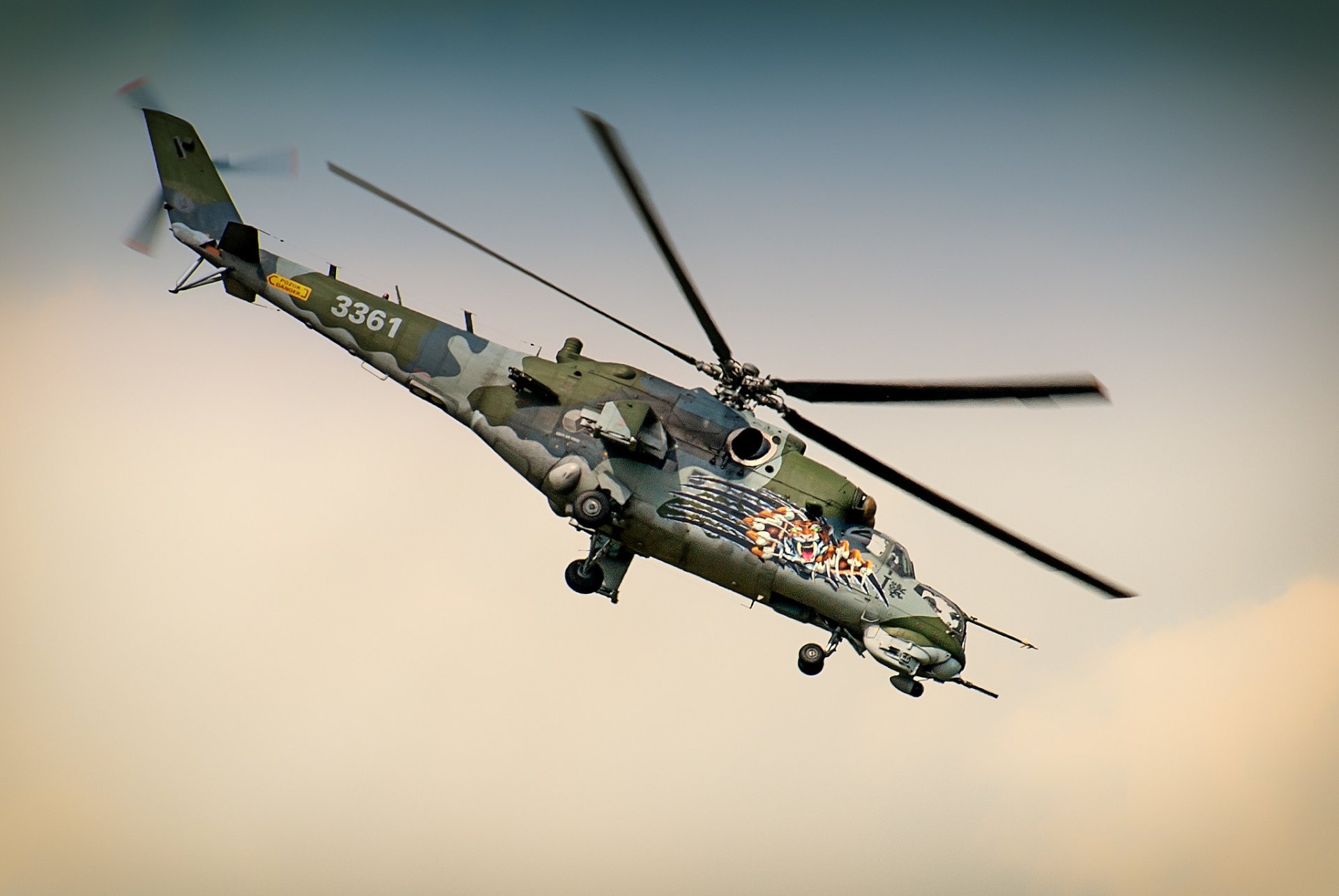 mi-24b mi-24b transport et combat