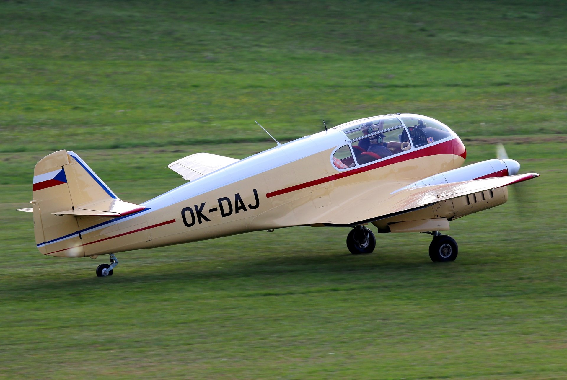 aero ae-145 super aero czechosłowacki lekki samolot wielozadaniowy