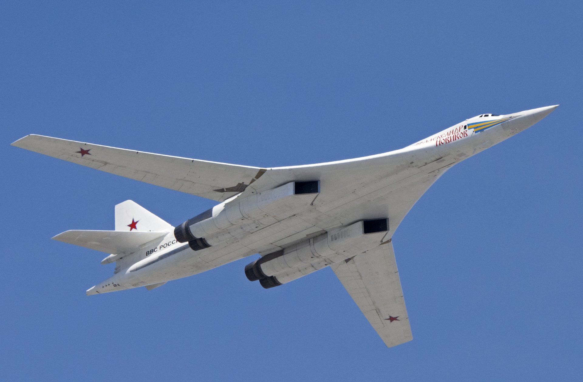 tu-160 cigno bianco supersonico strategico bombardiere missilistico