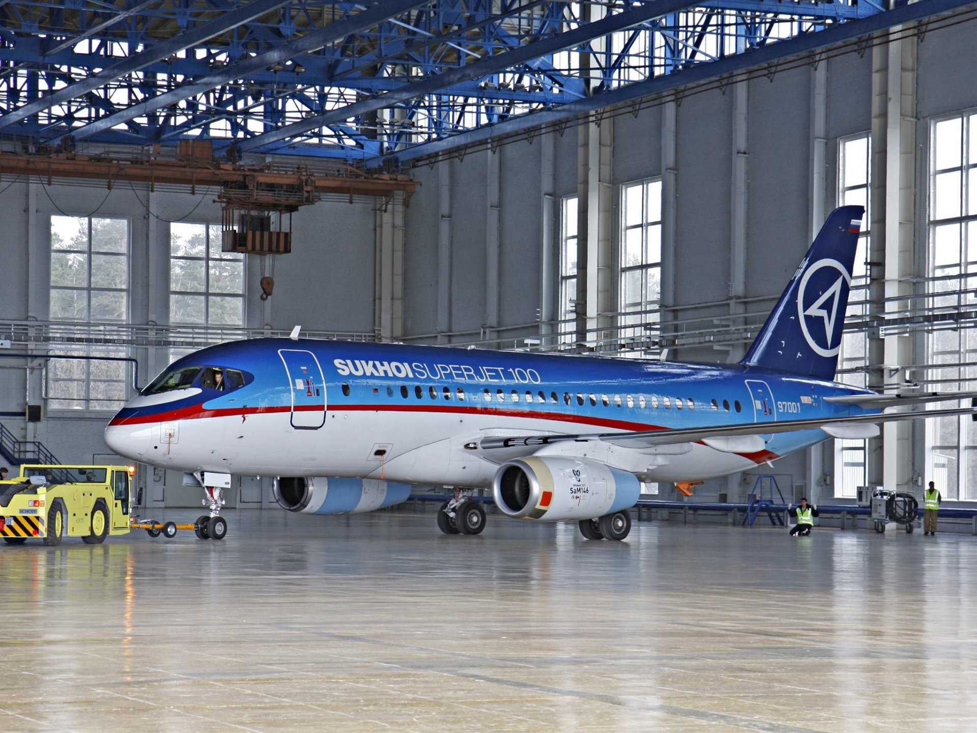 dry super jet rosyjski samolot pasażerski hangar