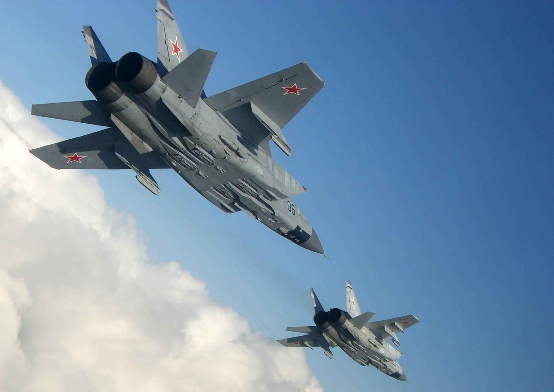 mikoyan gurevich mig-31 fighter interceptor the pair height sky air force russia