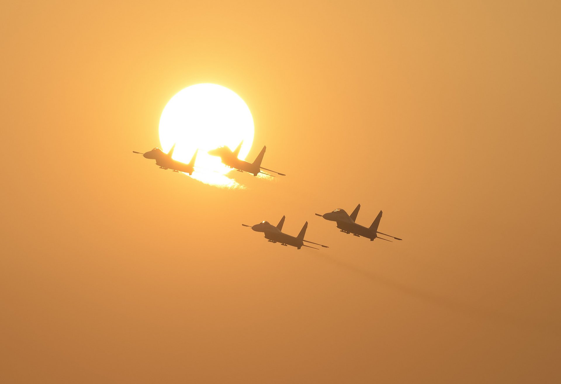 u-27 fighters flight sun