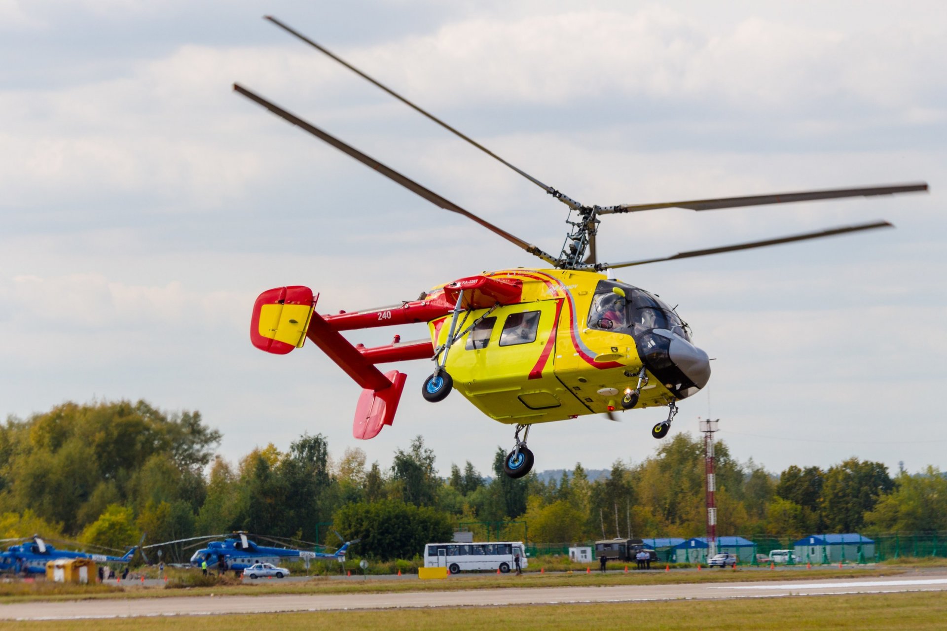 kamov ka-226 t querneigung flugplatz schaufeln max 2015