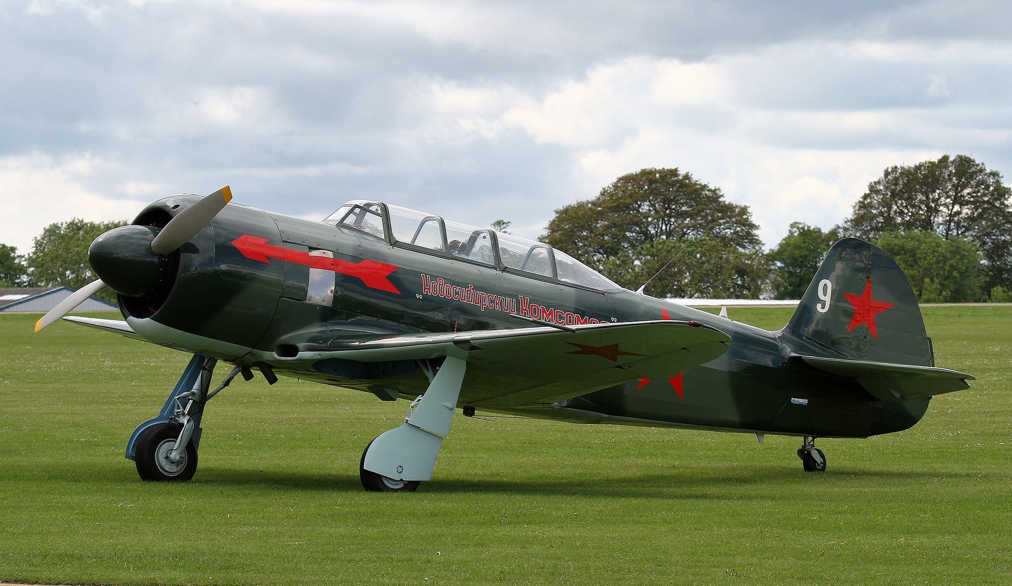 yak-11 soviet trainer fighter