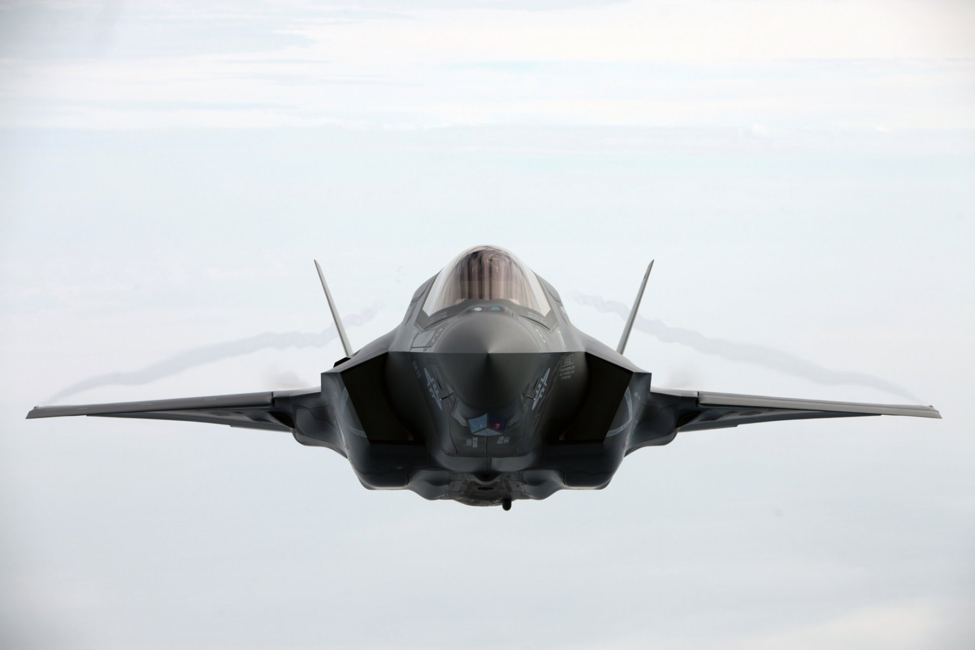 f-35 lightning ii fighter bomber