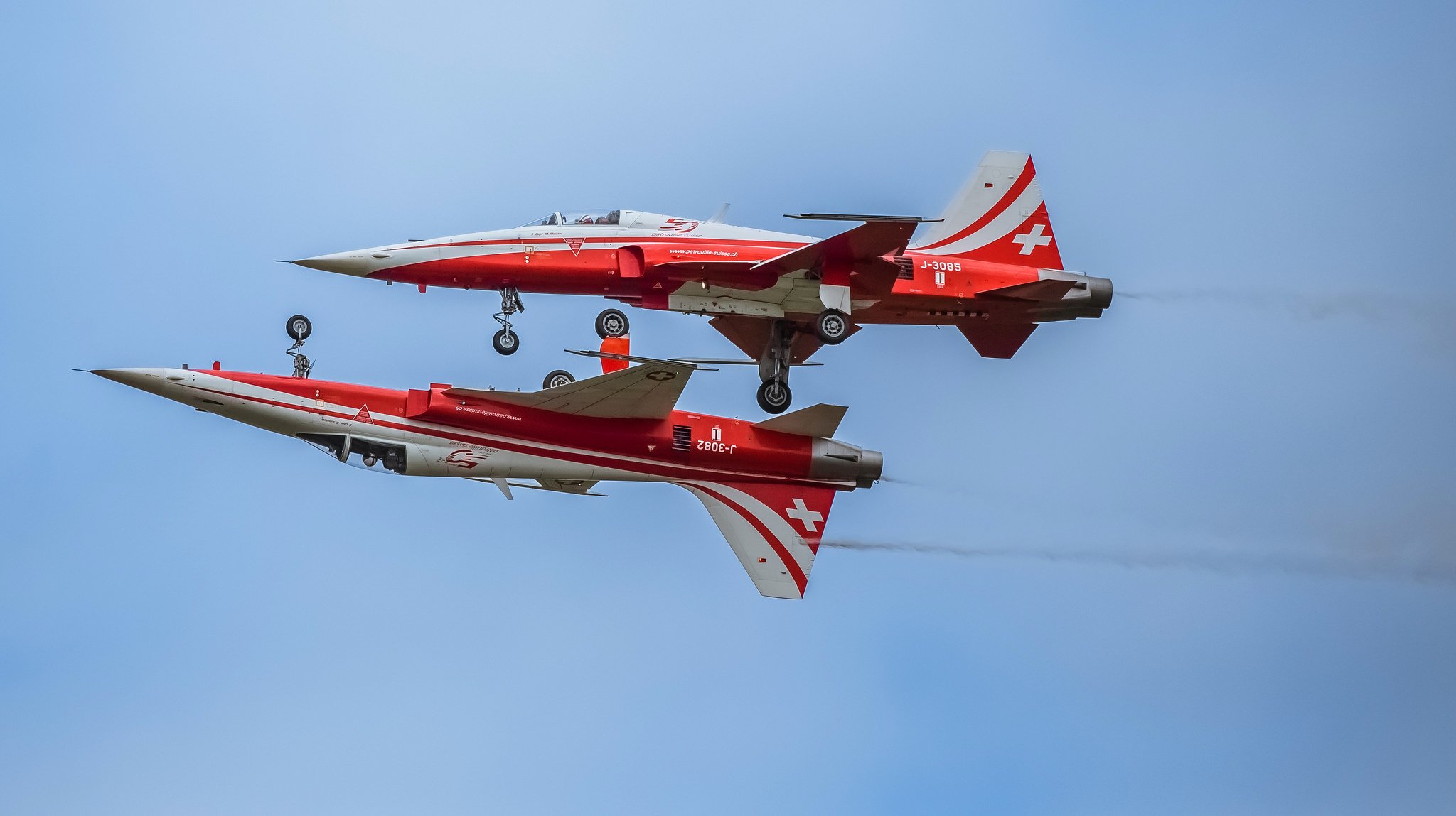 avión vuelo desfile suiza