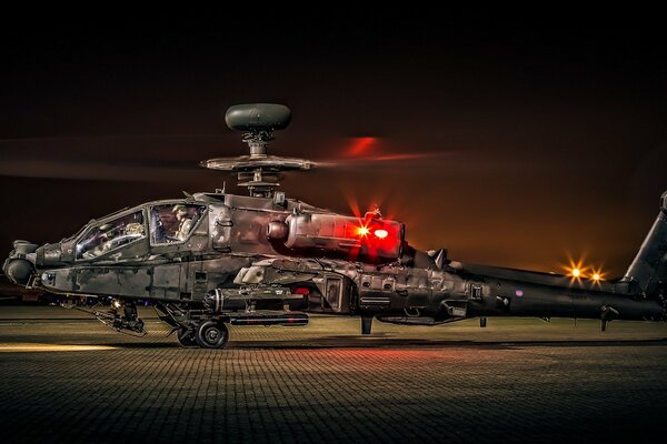 Apache Panzerabwehrhubschrauber am Start