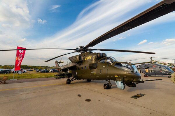 Militärhubschrauber mi-35 auf dem Flugplatz