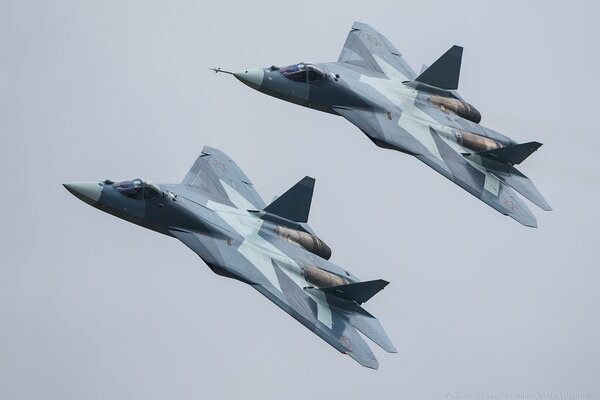 Caccia multiuso di quinta generazione PAK FA T-50