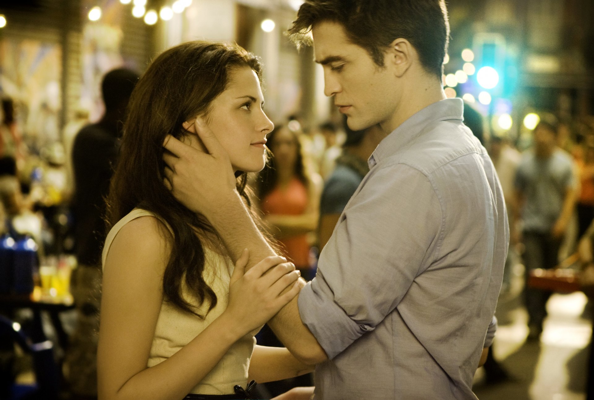 twilight dawn robert pattinson edward cullen kristen stewart bella swan