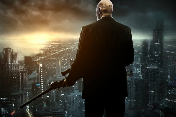 Fotograma del juego Hitman en el fondo de la ciudad