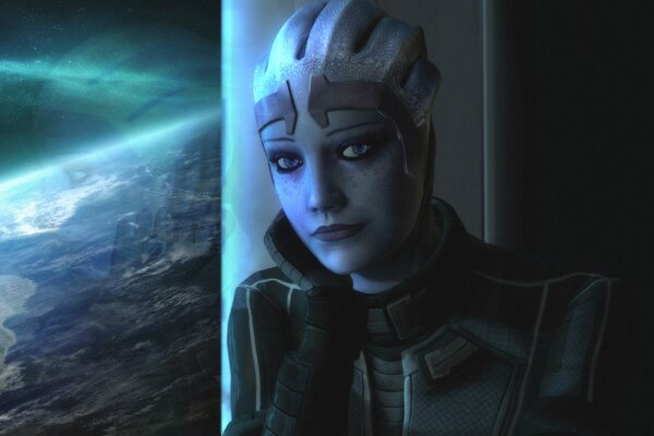 Étrange femme extraterrestre à la peau bleue