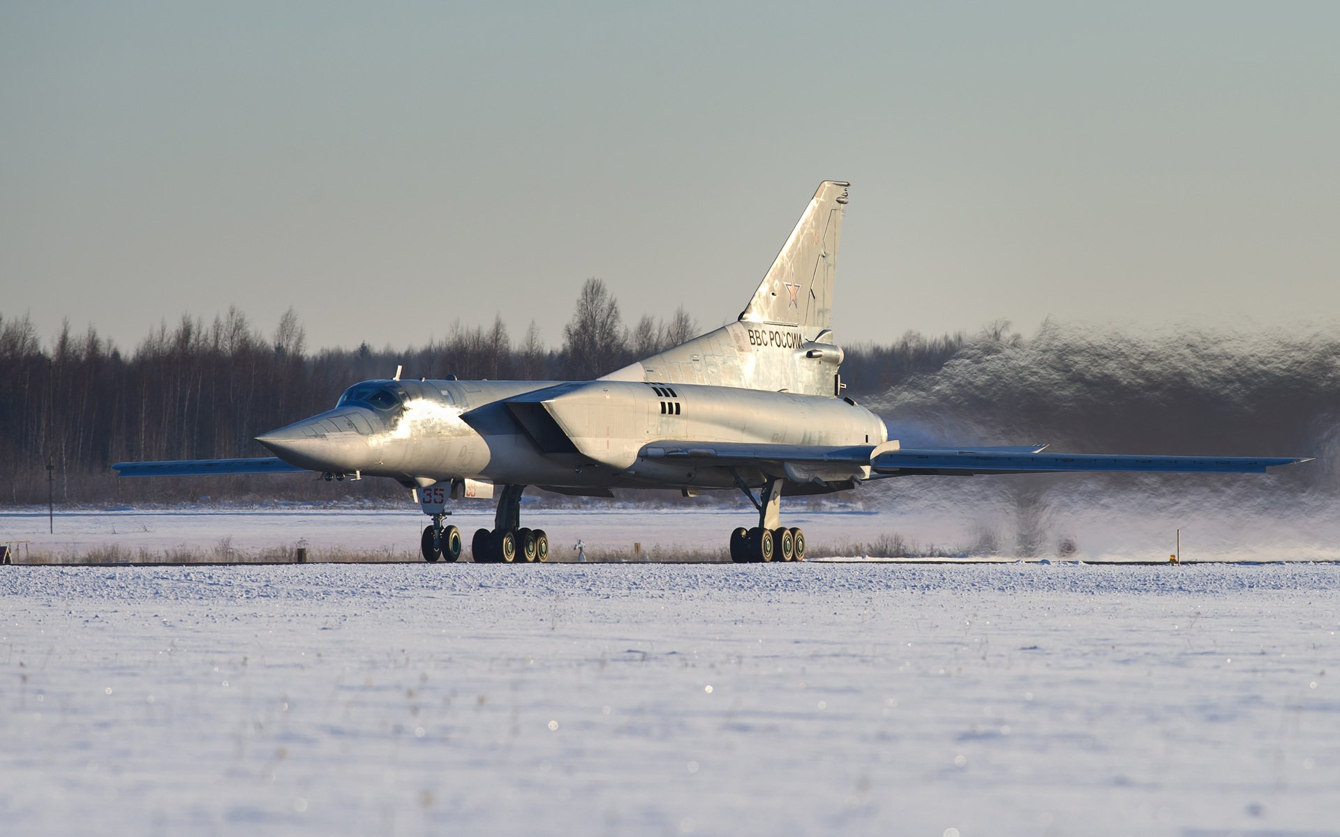 tu-22m3 supersonico bombardiere missilistico aeroporto