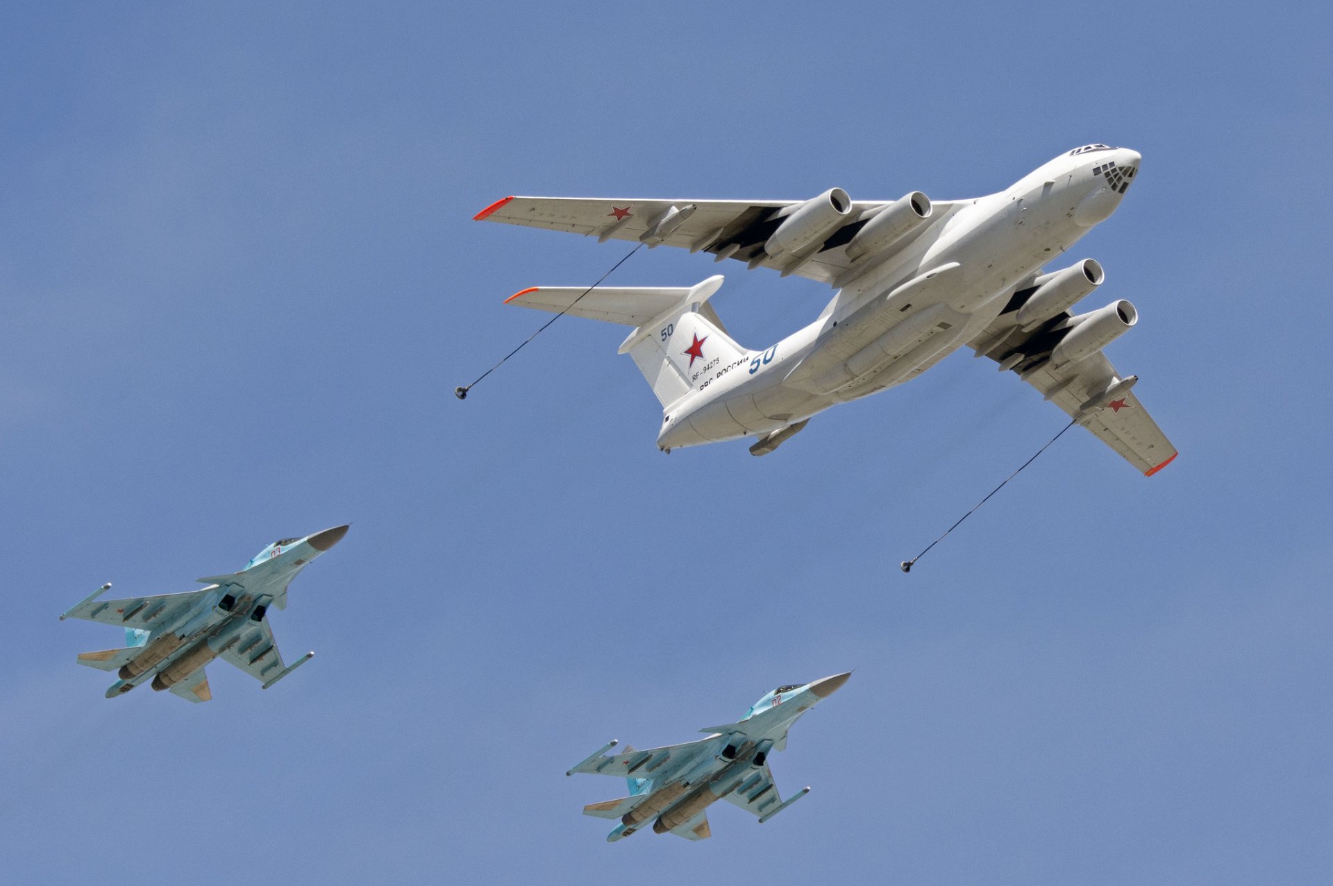 il-78 su-34 caza bombardero vuelo