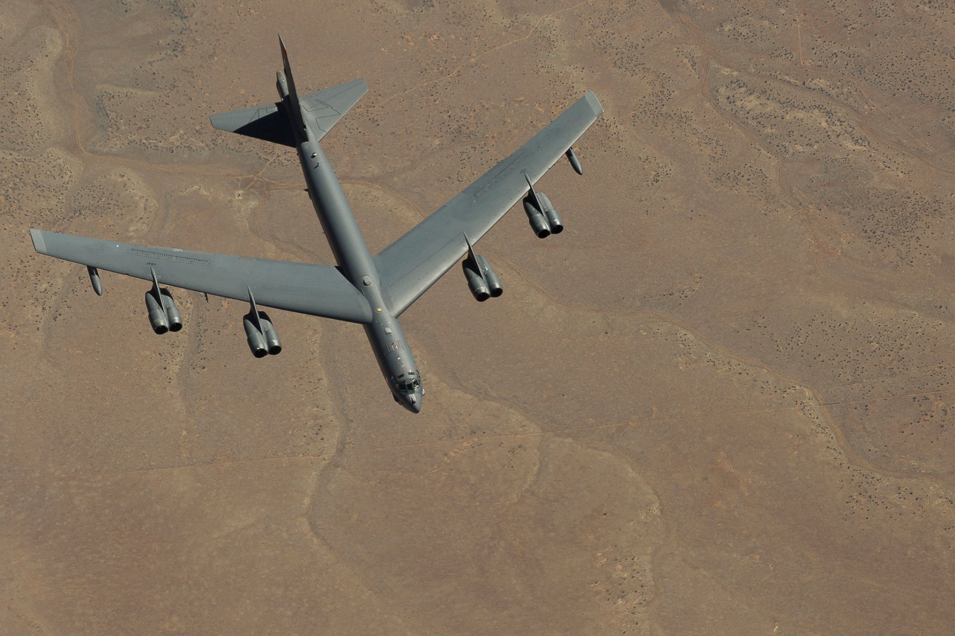 boeing b-52 stratofortress heavy strategic bomber flight landscape