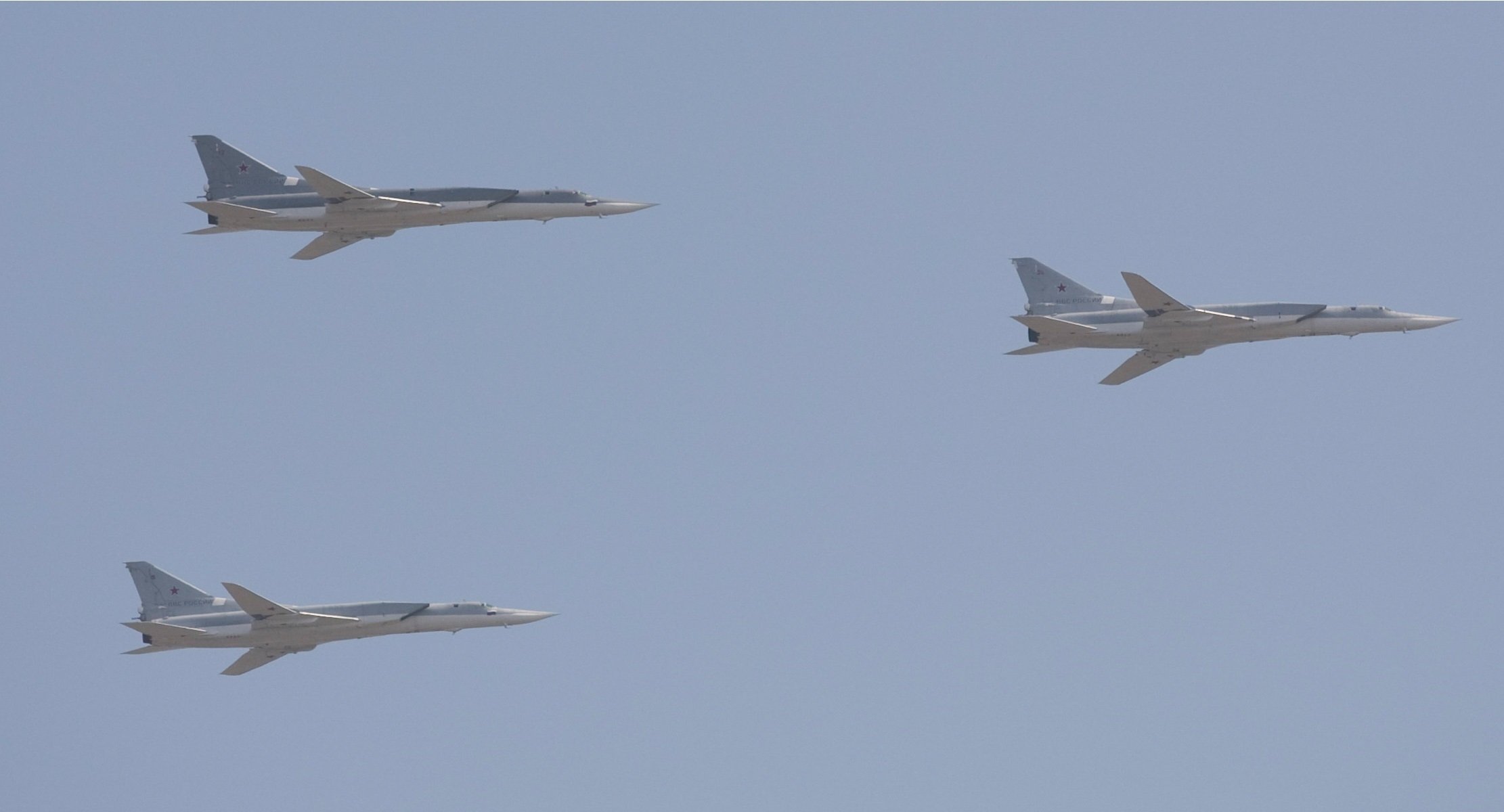 tupolew tu-22 m3 fernkampf überschall bomber raketenträger mit variabler flügelgeometrie gruppe höhe himmel tu-22 gruppe flug