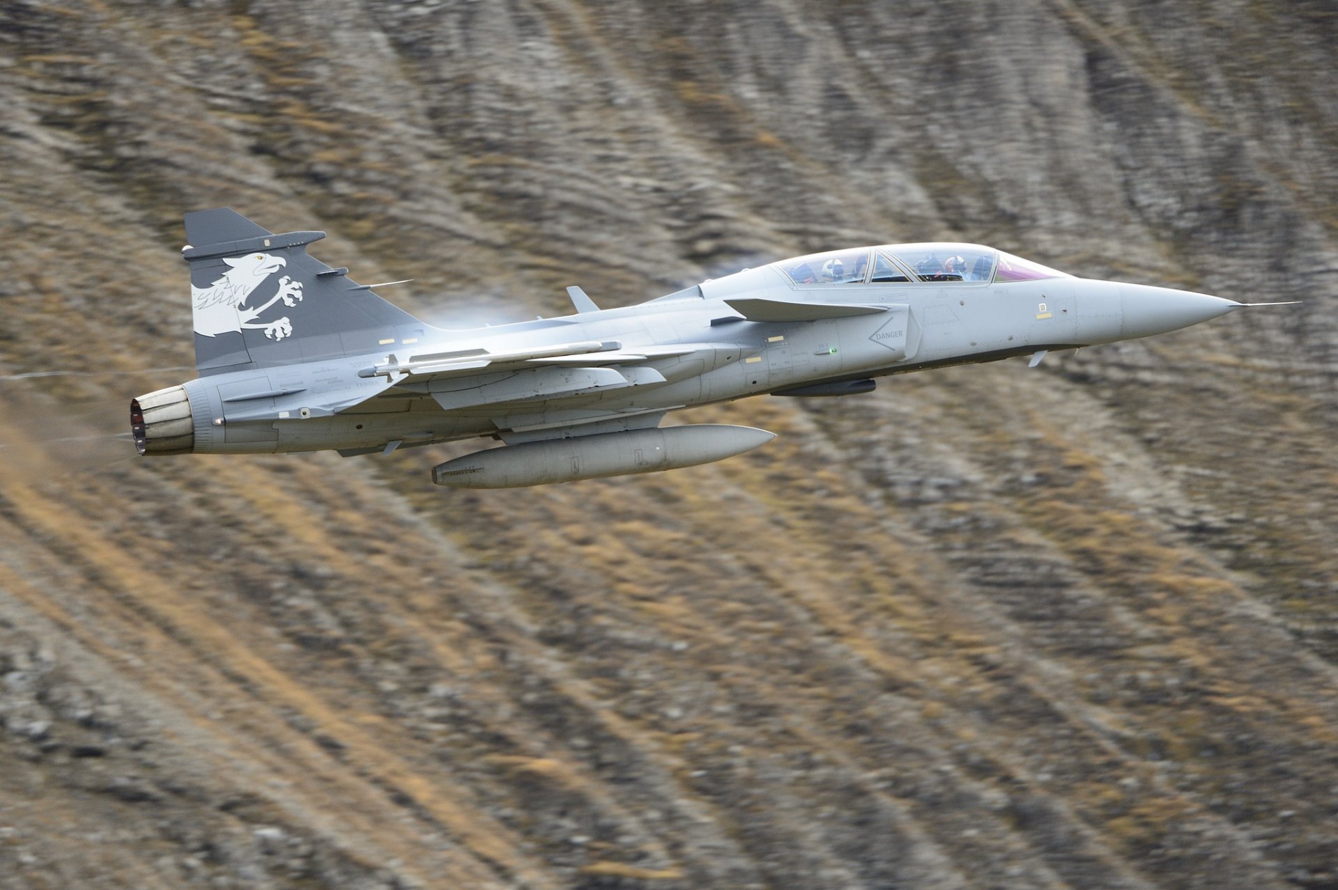 jas 39 gripen multiusos caza bombardero vuelo