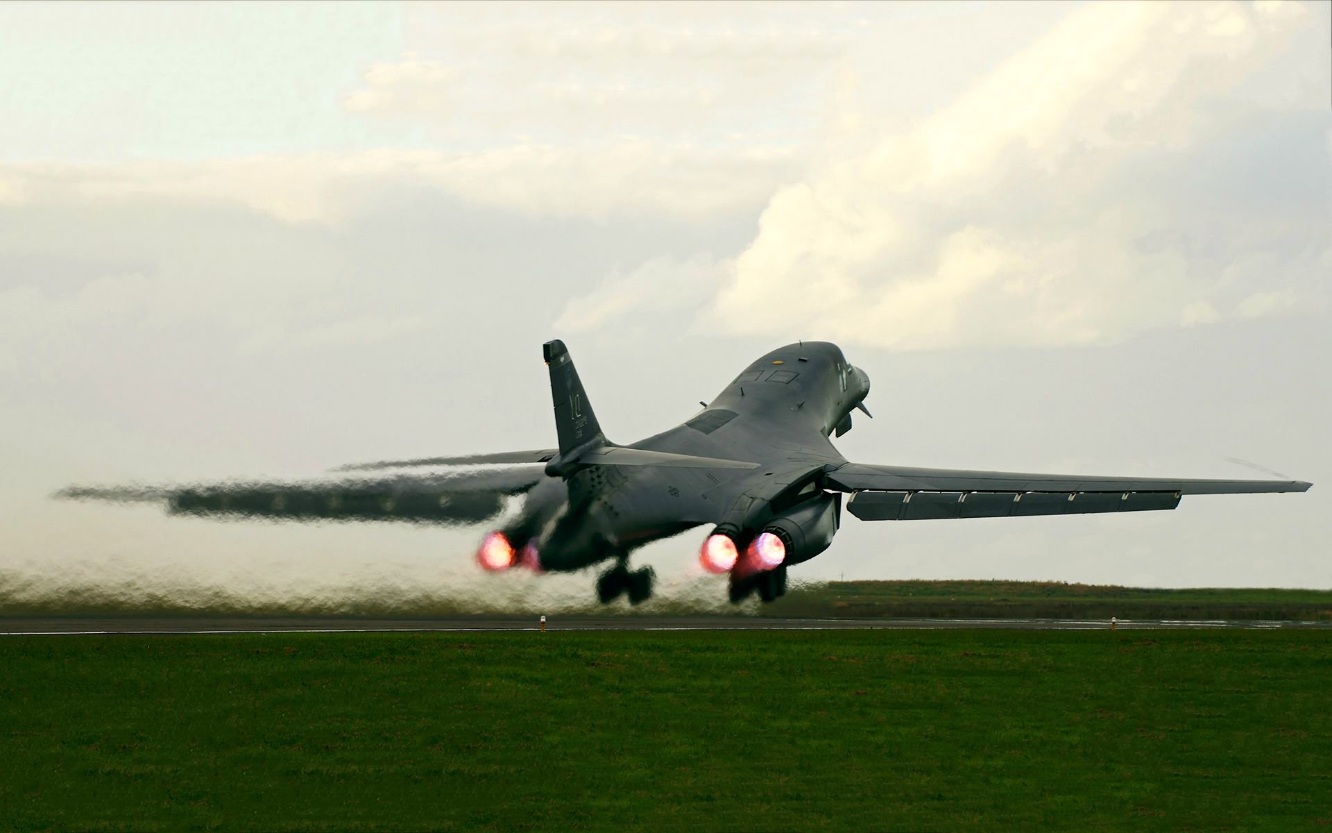 b-1b zawody samolot bombowiec niebo chmury start