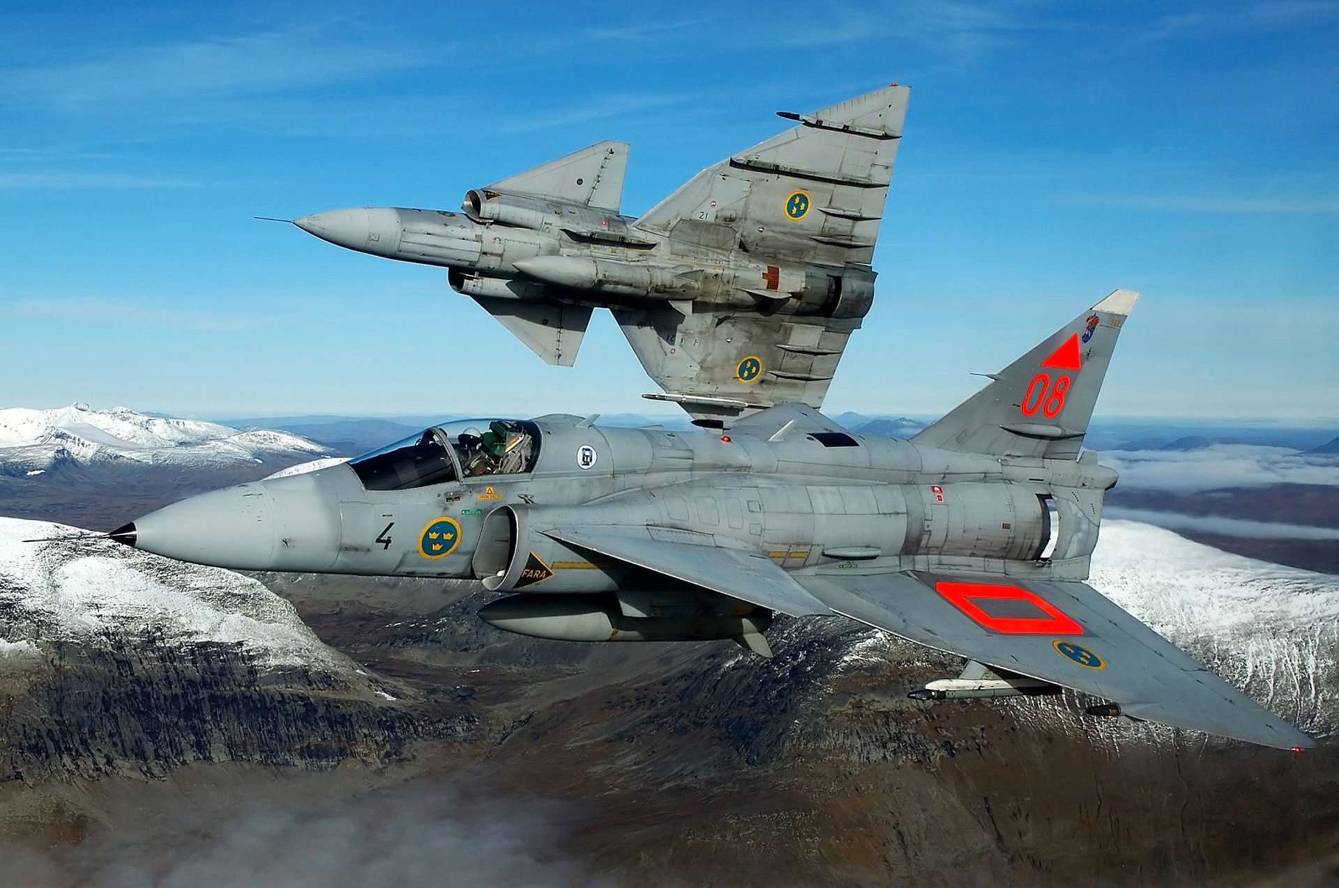 cielo montañas nieve avión luchador vuelo piloto pareja