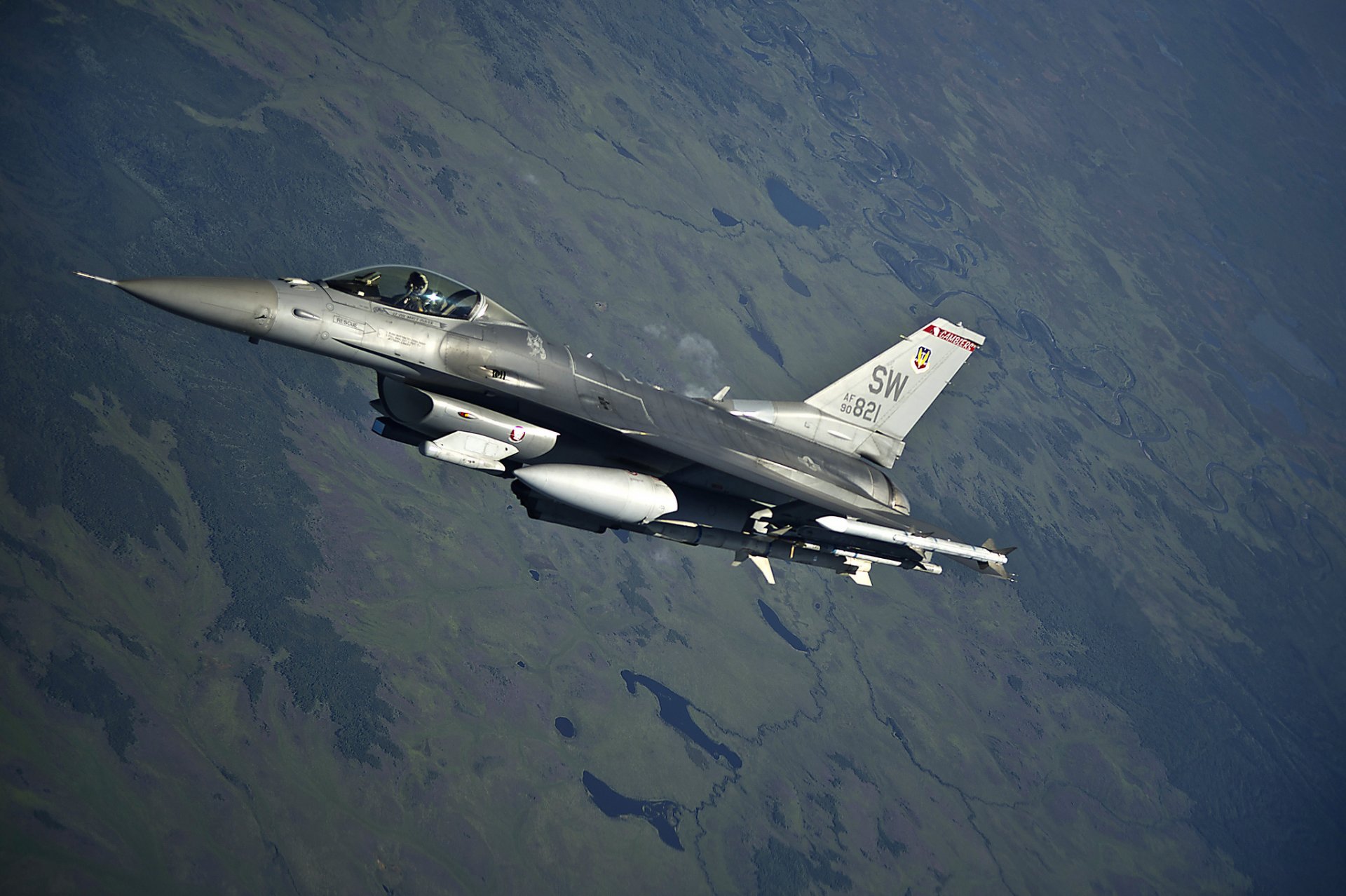 f-16 fighting falcon combattant