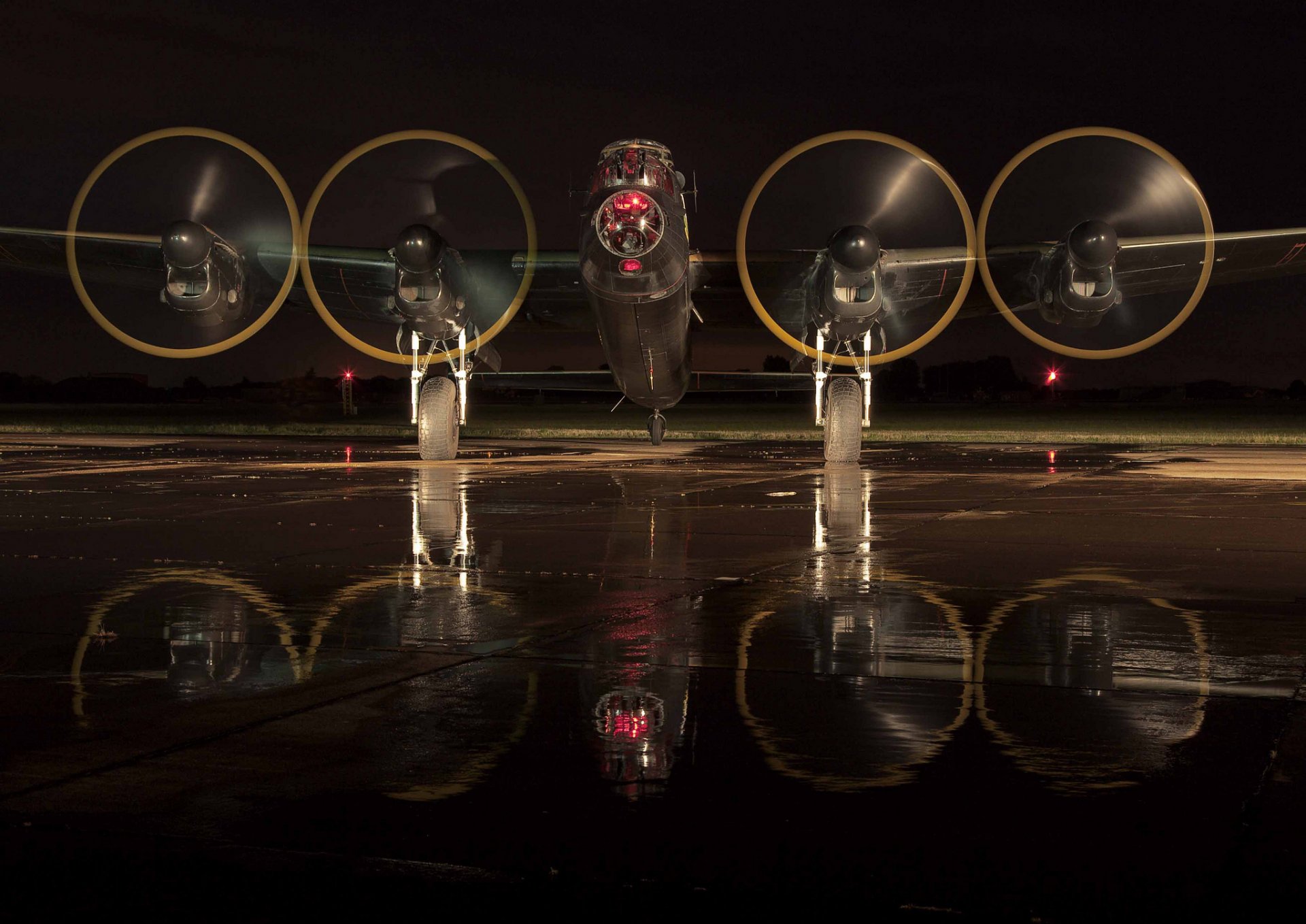 avro lancaster pesado cuatro motores bombardero