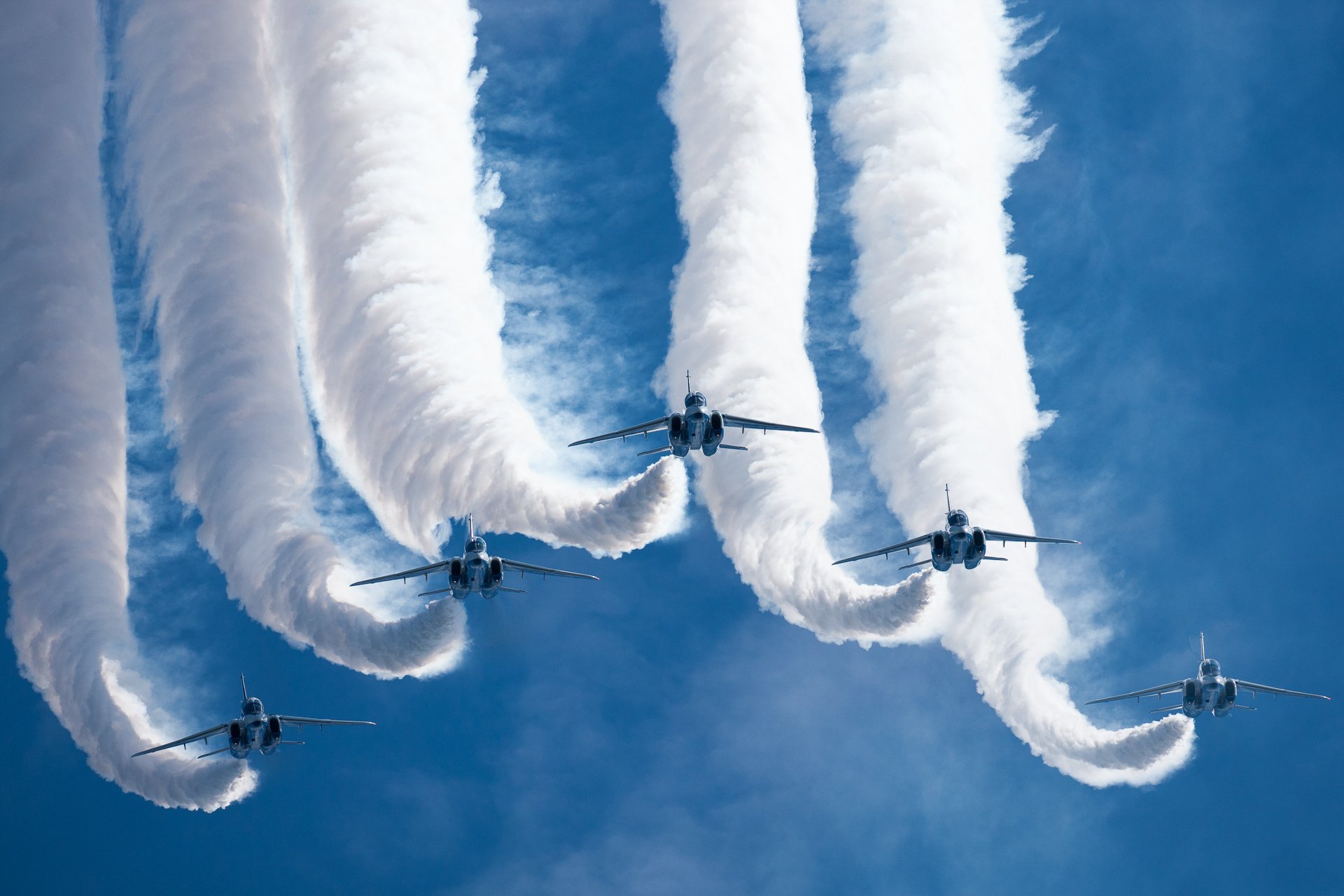 kawasaki t-4 aerobatic the group blue impulse holiday show