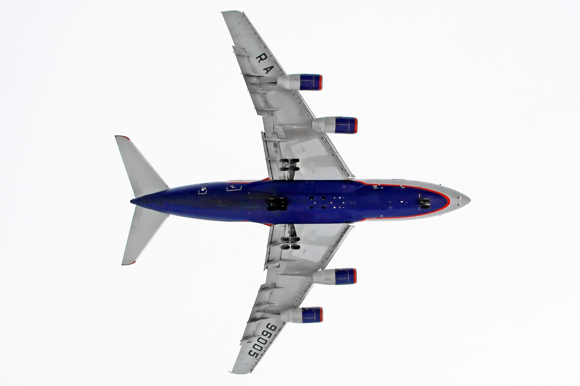 ilyushin il-96 aeroflot passagier großraumflugzeug flugzeug landung flügel fahrwerk motor il-96 passagier widebody flugzeug flug