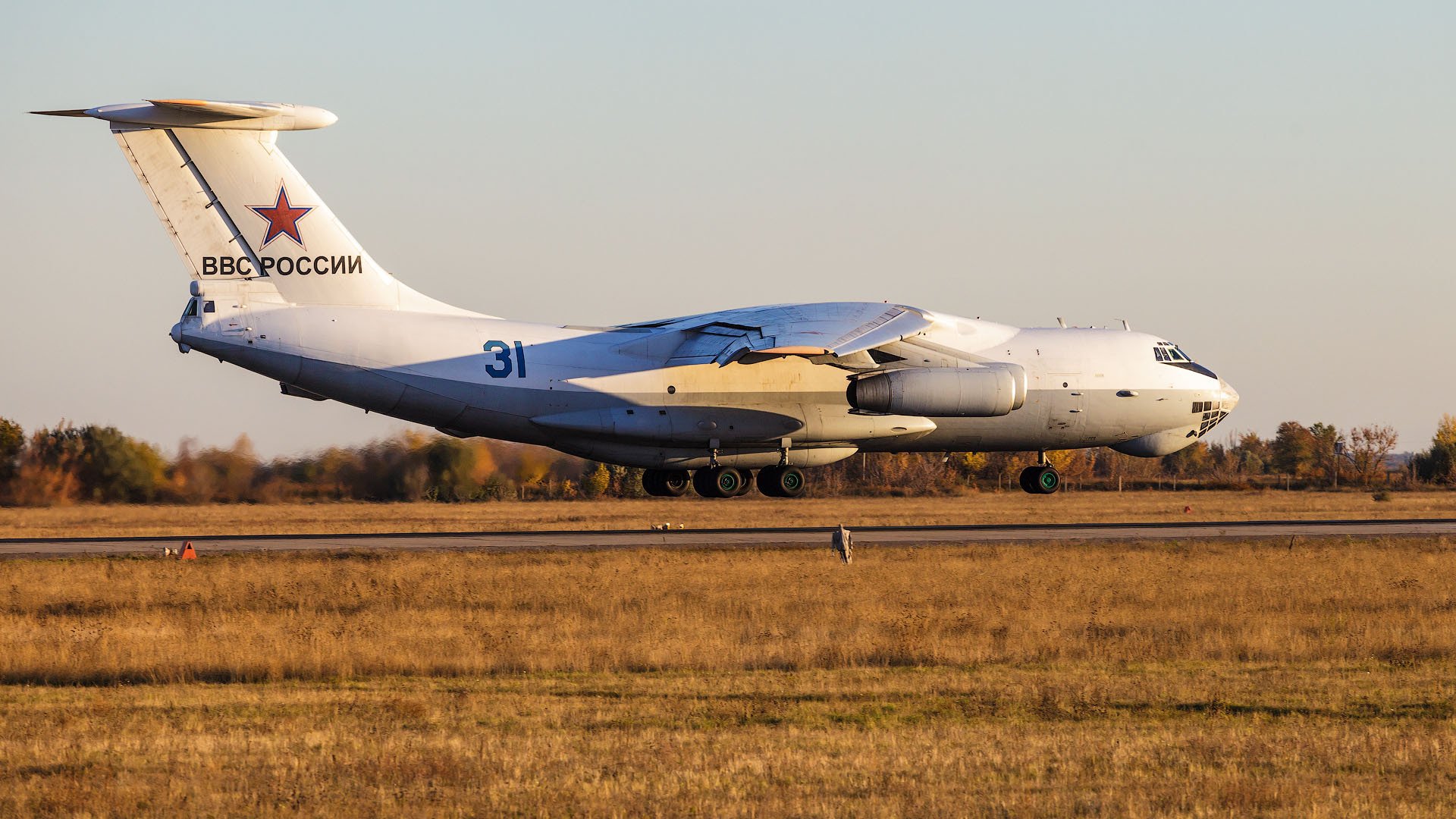 base aérea engels fuerza aérea rusa il-76td aterrizaje