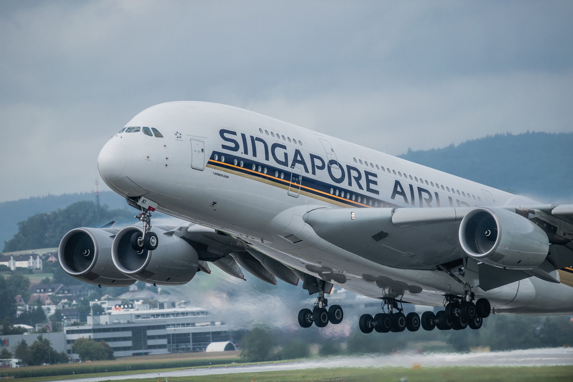 ingapore airlines a380 wide-body a due piani jet aereo passeggeri