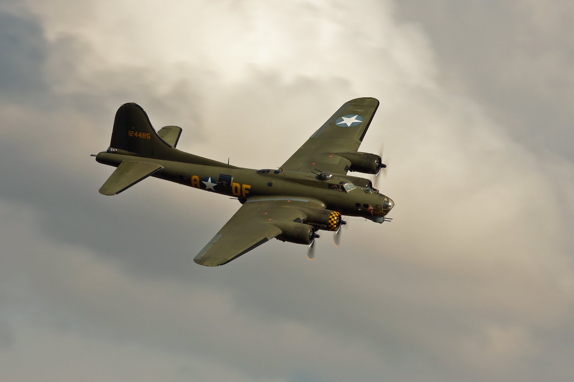 boeing b-17 flying fortress flying fortress heavy four-engine bomber