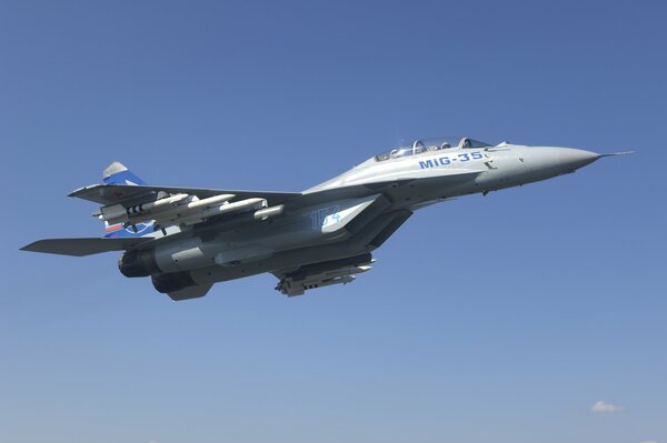 Caza militar MIG-35 de la fuerza aérea de Rusia