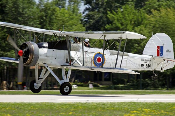 L aereo sul sito si prepara al decollo