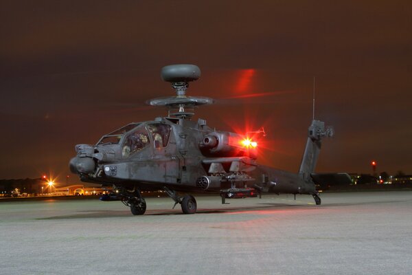 Helikopter. Niezwykły helikopter. Śmigłowiec wojskowy