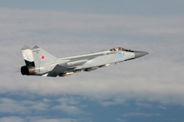 Caza ruso, interceptor MIG 32