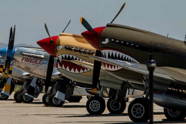 Avions de chasse de la seconde guerre mondiale à l aérodrome