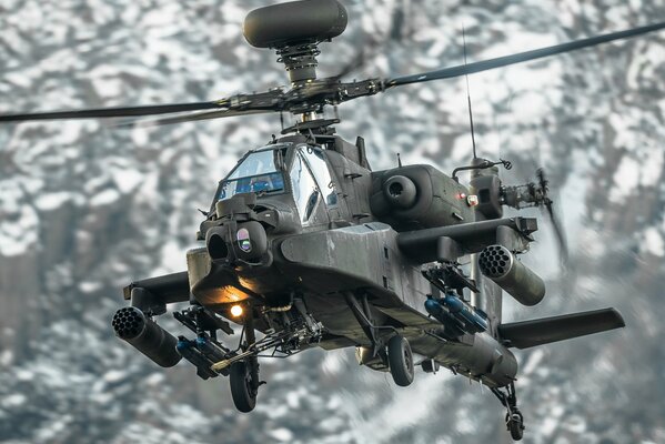 Ah-64 se prépare à frapper